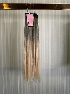 Luminosidade Inigualável: Megahair Loiro Liso - 50cm e 112g de Pura Radiância para uma Transformação Deslumbrante!