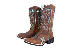 Bota Feminina Mr West - Cor: Fóssil Tabaco/ Fóssil Tabaco/ Bordado Verde Água/ Bico Quadrado/ Solado Flex - Outlet