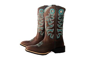 Bota Feminina Mr West - Cor: Fóssil Tabaco/ Fóssil Tabaco/ Bordado Turquesa/ Bico Quadrado/ Solado Flex - Outlet