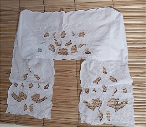 Pano de cabeça bordado branco