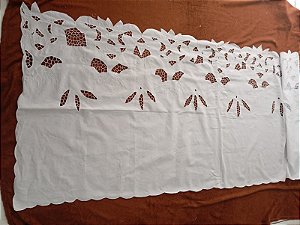 Pano da costa bordado branco