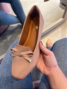Mocassim bico quadrado laço