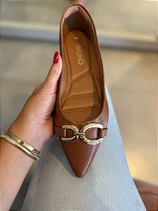 Sapatilha bico fino fivela