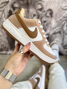 Nike camurça marrom