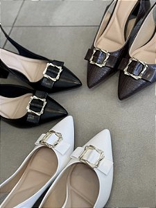 Scarpin fivela salto bloco