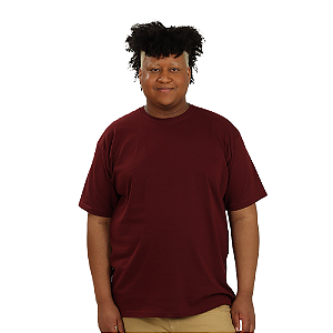 CAMISETA PLUS SIZE VINHO