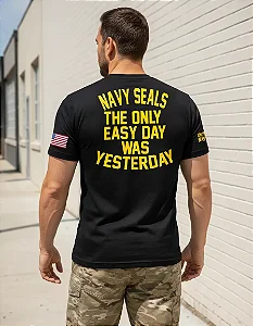 Camiseta Militar Tradicional Navy Seals The Only Easy Day