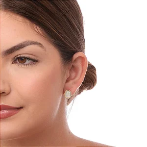 Brinco Oval Cravejado Cristal • Banhado a Ouro 18k