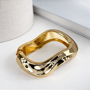 Bracelete Feminino Dourado – Luxo Moderno para Todos os Momentos