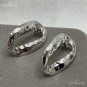 Brinco Oval Texturizado - Ródio