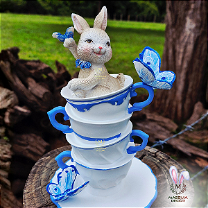 Coelha Maria nas Xícaras