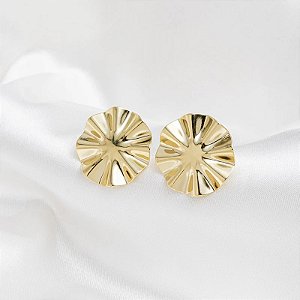 BRINCO ORGÂNICO CHAPEADO REDONDO BANHADO A OURO 18K