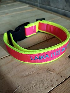 Coleira de identificação Bordada Premium- amarelo neon com pink