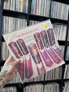 LP - SERGIO MENDES E BRASIL 66 - CRYSTAL ILLUSIONS