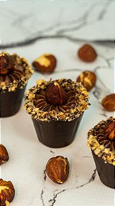 Casquinha trufada de chocolate com ganache de avelã (mín 24 uni)