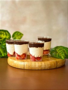 Copinho surpresa de morango