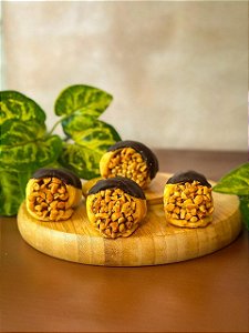 Canolis de doce de leite com amendoim