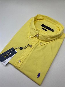 Camisa Social Oxford Manga Curta Amarelo Claro Logo Clássico Roxo