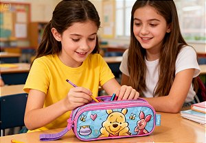 Estojo Escolar Duplo Pooh PO24575F 8916 – Organizador Infantil com 2 Zíperes