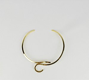 Choker Moderna Espiral Central Aberta