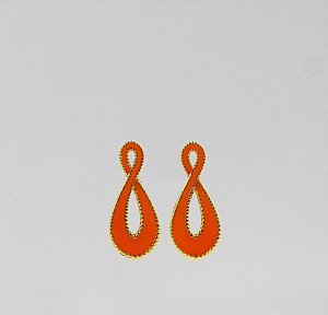 Brinco Elegante em 8 Pendente Esmaltado