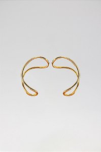 Brinco Minimalista Arco Retorcido Pequeno