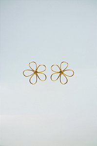 Brinco Minimalista Coleção Margarida Vazada