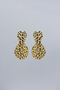Brinco Gotas Duo Pendente Acabamento Martelado