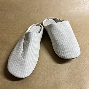 Pantufa Aluf Off White M - Manolita