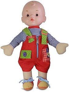 TITI ENSINA A VESTIR