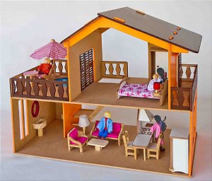 CASA COM PISCINA COM MOVEIS