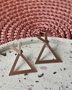 Brinco Triângulo Sobreposto