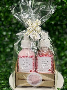 Kit  Morango - Creme Hidratante e Sabonete Líquido