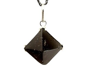 Colar Pirâmide Pedra Quartzo Fumê Natural Garra Prata 950