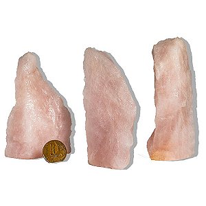 03 Cristal Rosa Pedra Pé Serrado 100 a 200g 5 a 10cm Tipo B