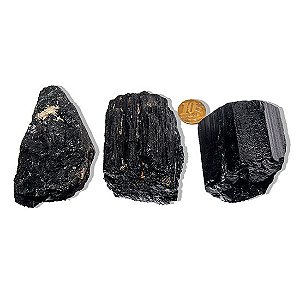 03 Turmalina Preta Pedra Natural 200 a 250g Média 7cm Tipo B Atacado