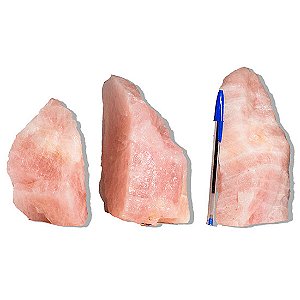05 Cristal Rosa Pedra Pé Serrado Natural 1 a 2Kg 18cm Tipo B
