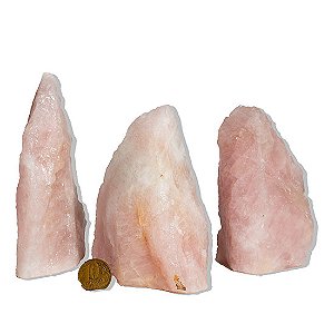 05 Cristal Rosa Pedra Pé Serrado 400 a 500g 10 a 15cm Tipo B