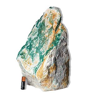 01 Jadeita Pedra Pé Serrado Natural 12,25Kg 32cm Tipo B
