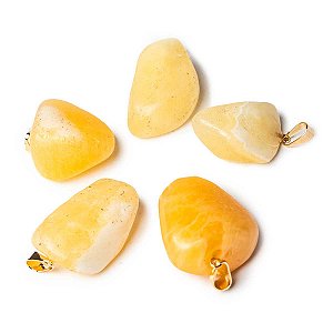 05 Pingente Pedrinha Calcita Mexicana Rolada Pino Dourado