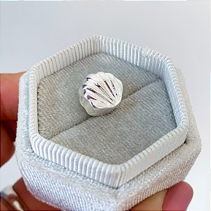 Berloque concha passante banhado a prata