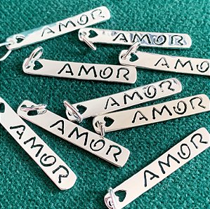 Pingente avulso plaquinha amor banhado a prata