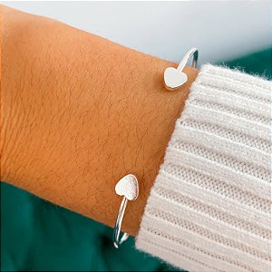Bracelete coração liso regulável banhado a prata