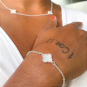 Pulseira Virginia trevo perolado banhado a prata