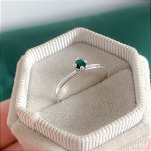 Anel solitário basic verde esmeralda banhado a prata