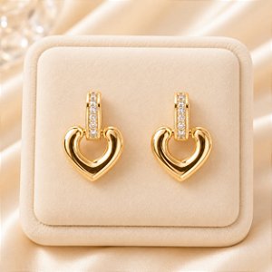 Brinco Meia Argola Coração Dourado Banhado a Ouro 18k