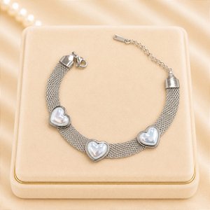 Pulseira Rasteira 3 Corações em Aço Inoxidável