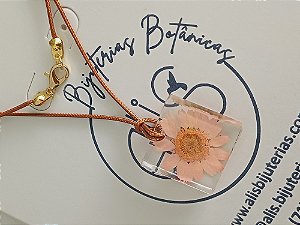 Colar Crisântemo Quadrado