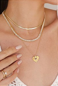 COLAR DE CORAÇÃO TEXTURIZADO CRAVEJADO NO OURO