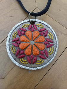 Colar Mandala Redondo Pequeno Vermelho e Laranja